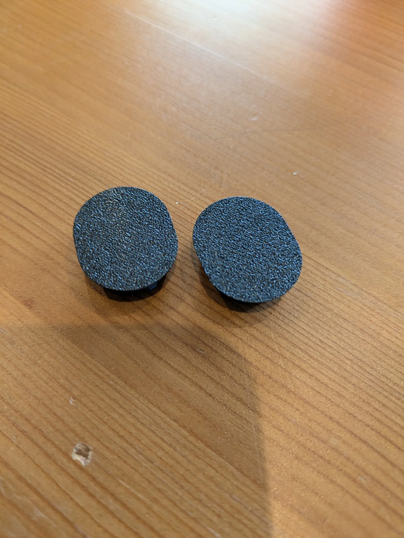 Les deux modèles de cache-vis Fourgon Malin vus dessus