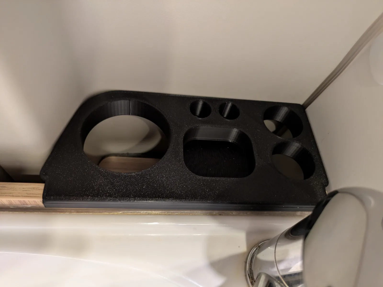 Organiseur de salle de bain imprimé en 3D sans accessoires