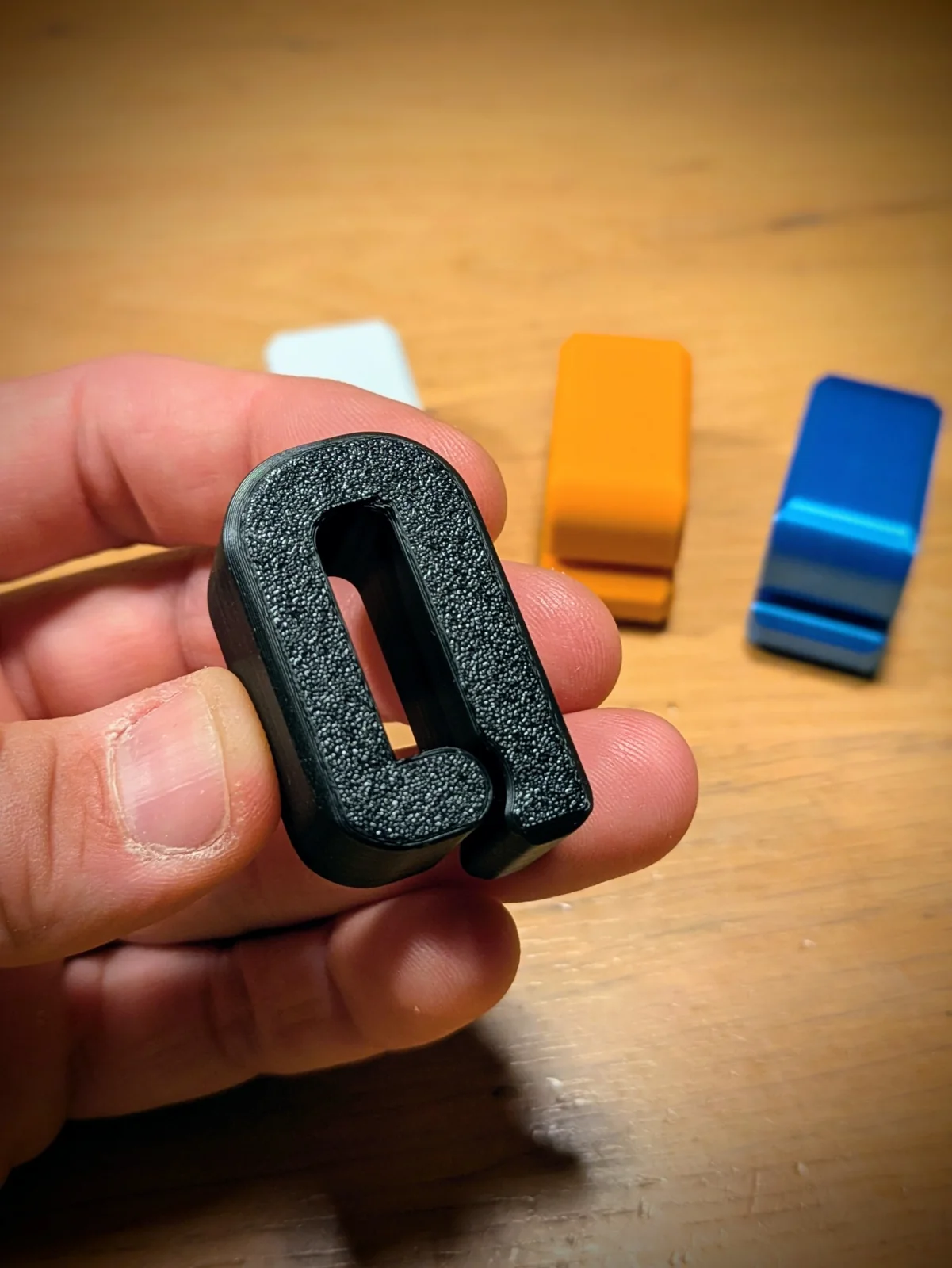 Porte-torchon noir avec essuie-mains