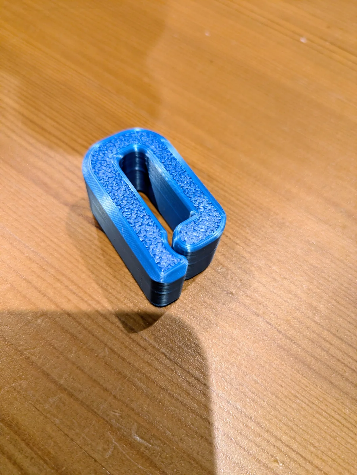 Porte-torchon noir imprimé en 3D vu de dessus